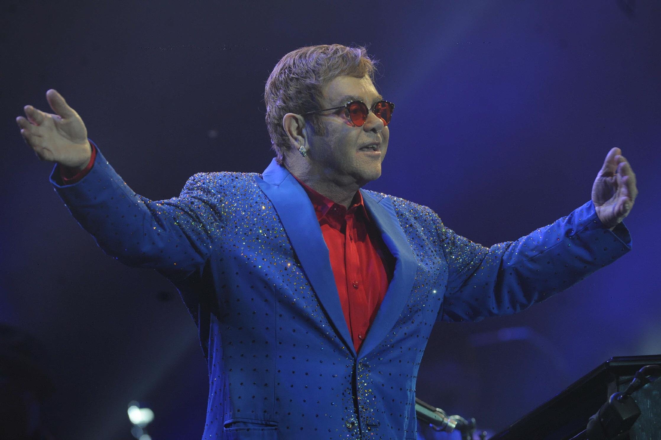 Registro de show de Elton John realizado em Porto Alegre em 2017.