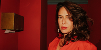 O novo trabalho da cantora e compositora Silvia Machete, “Rhonda”, está disponível nas plataformas digitais