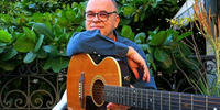 O guitarrista gaúcho Augusto Licks participa de projeto que reúne vários nomes da música brasileira