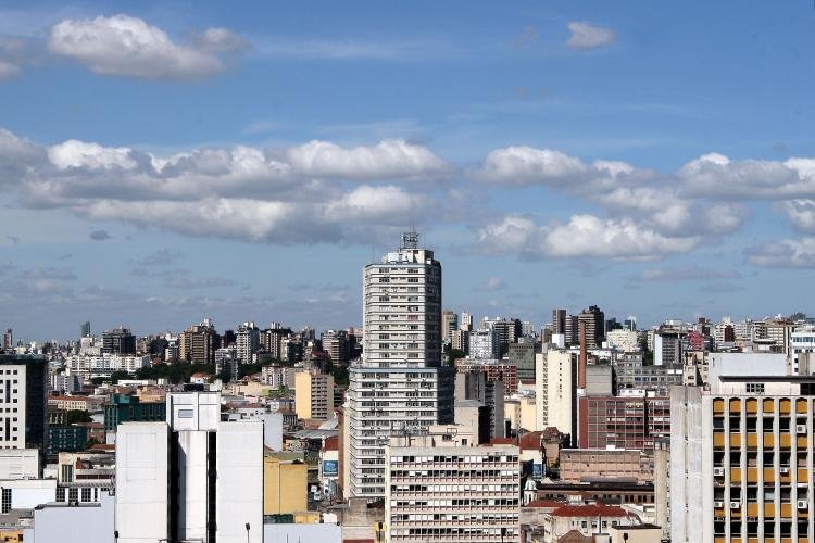 Regi&otilde;es mais populosas de Porto Alegre s&atilde;o as que registram o maior n&uacute;mero de casos de Covid-19