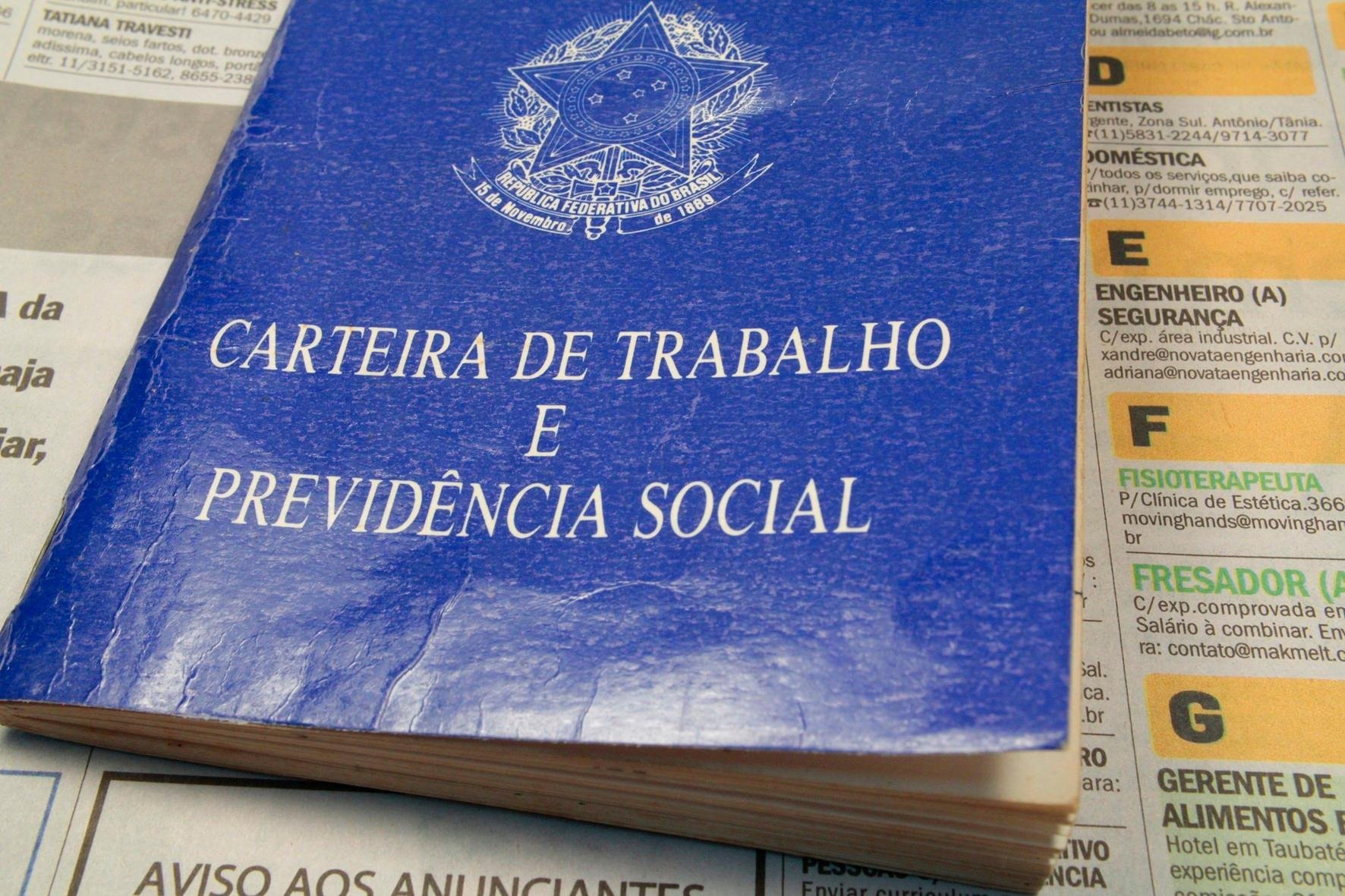 Bolsonaro veta mais de dez pontos em MP do emprego