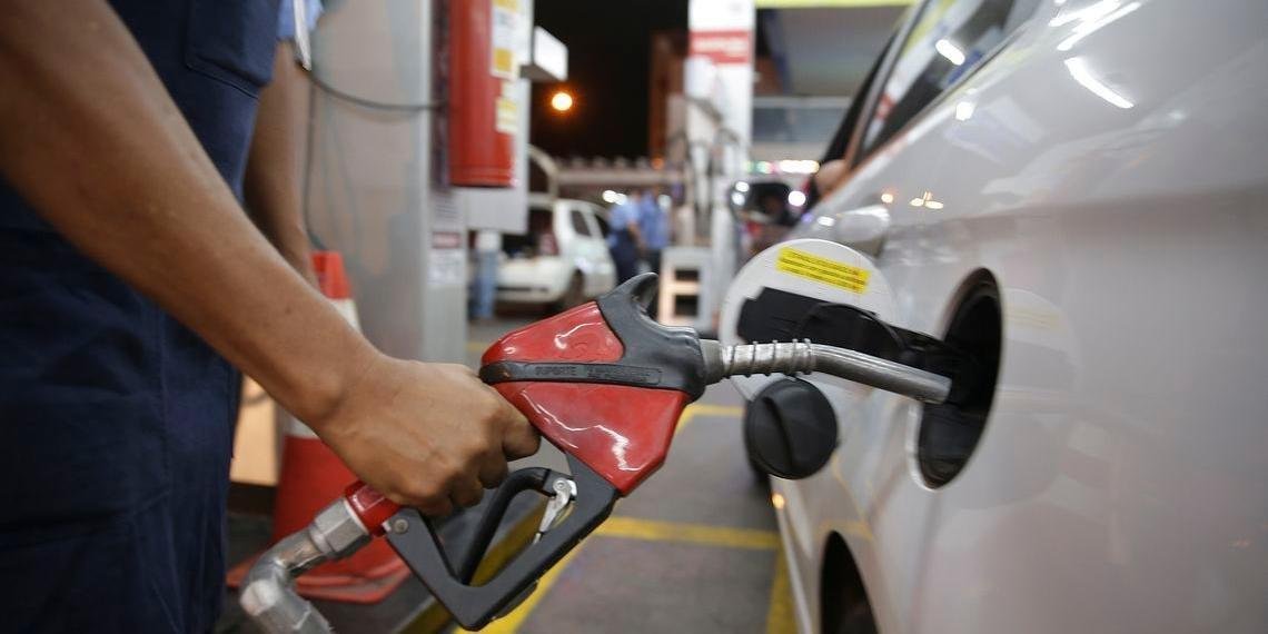 Gasolina aumenta 5% a partir desta quarta
