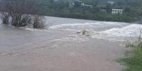 Ponte está submersa entre os municípios de Bento Gonçalves e Cotiporã
