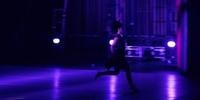 Morena Nascimento  apresenta “Madeira”, uma dança-improviso para seu pai