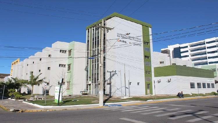 O HU ainda implantou o Laborat&oacute;rio de Apoio Diagn&oacute;stico em Infectologia que realiza o processamento dos testes para Covid-19, tipo RT-PCR