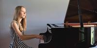 A jovem pianista gaúcha Mariaclara Welker  interpreta três obras em live