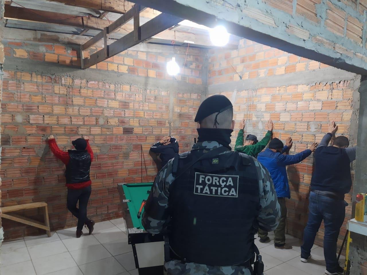 Brigada Militar identificou os presentes nas festas clandestinas e lavrou termos circunstanciados