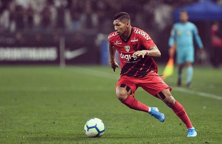 Decis&atilde;o pune tamb&eacute;m o Athletico-PR, seu ex-clube