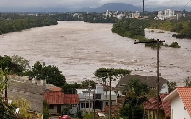Cruzeiro do Sul teve alagamentos de vias p&uacute;blicas, estradas vicinais e danos em resid&ecirc;ncia