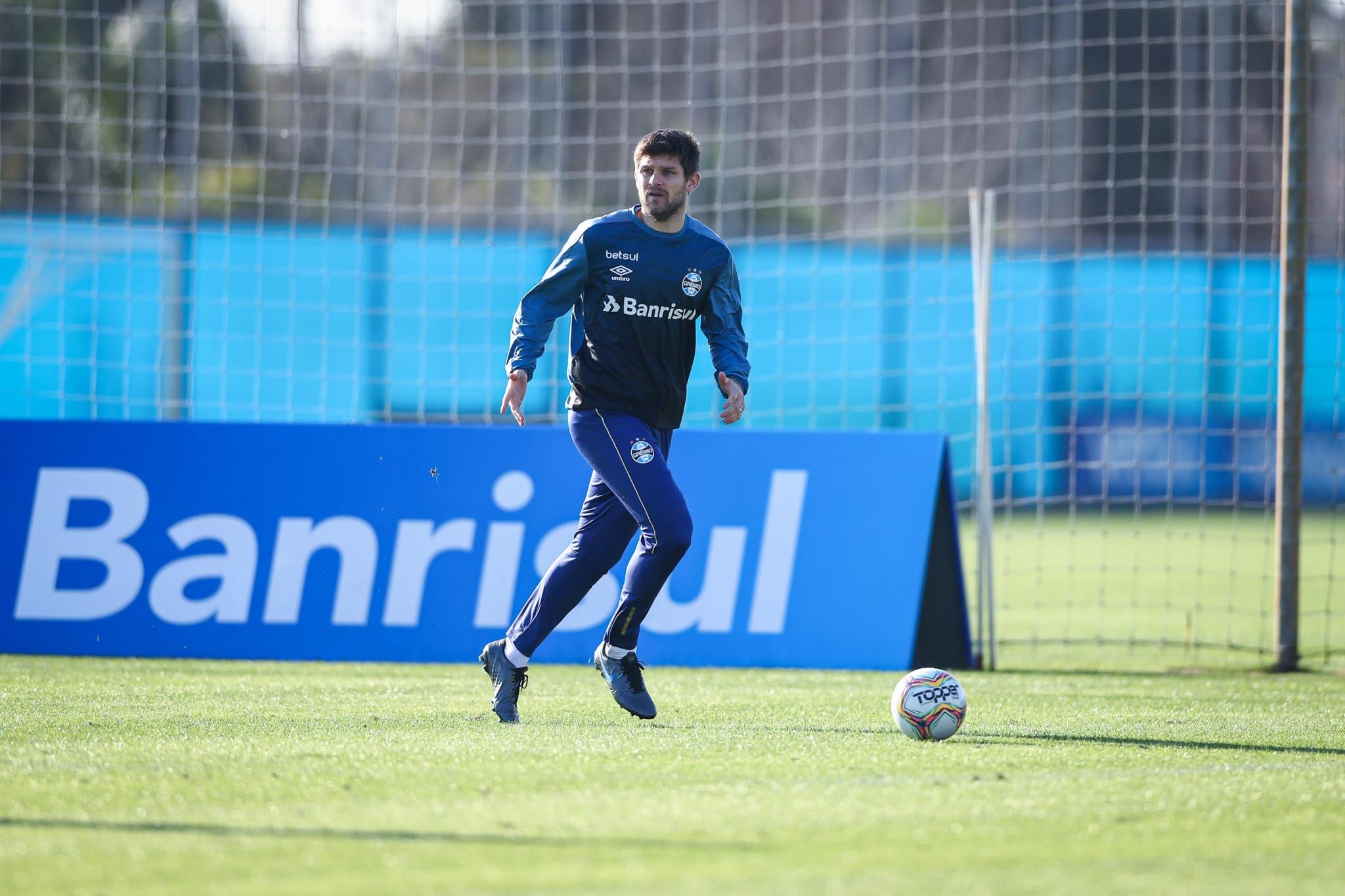 Gr&ecirc;mio realizou trabalhos t&aacute;ticos nesta quarta-feira