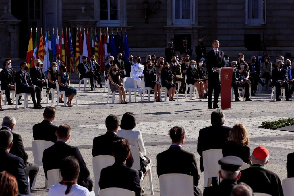 Cerim&ocirc;nia solene na Espanha