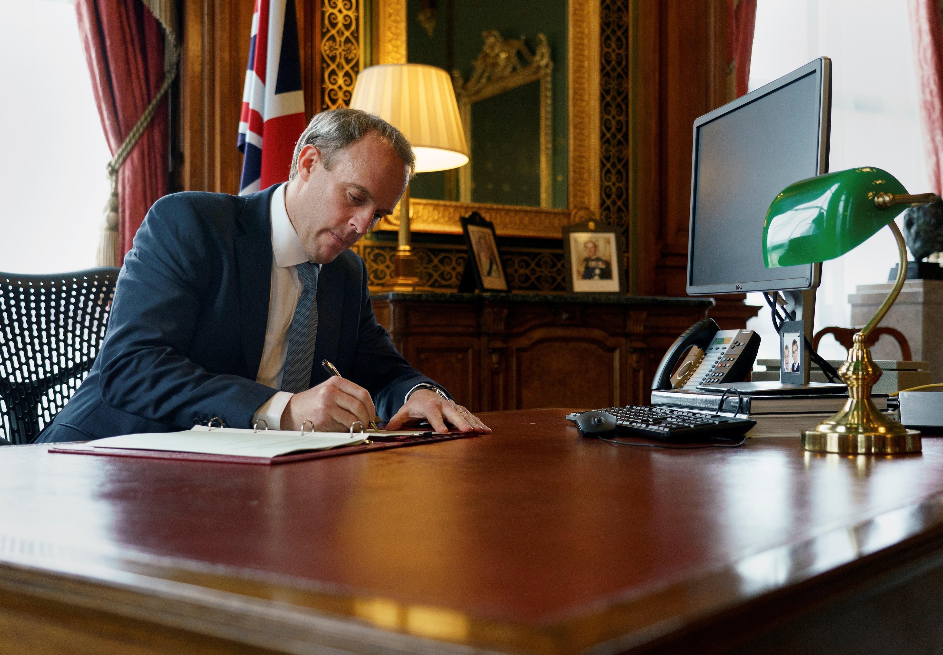 Ministro das Rela&ccedil;&otilde;es Exteriores brit&acirc;nico, Dominic Raab, expressou sua indigna&ccedil;&atilde;o com a descoberta