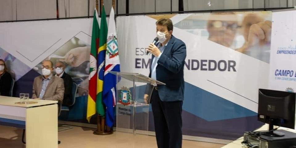Durante o per&iacute;odo de tratamento, Luciano Orsi despachou de casa todos os assuntos pertinentes &agrave; administra&ccedil;&atilde;o municipal