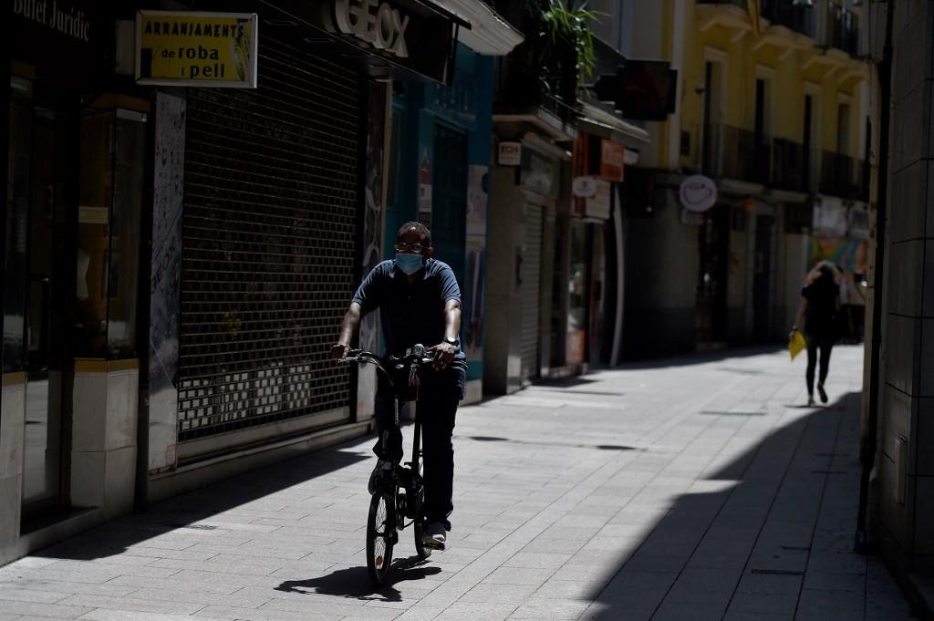 Na&ccedil;&atilde;o europeia volta a conviver com isolamento social