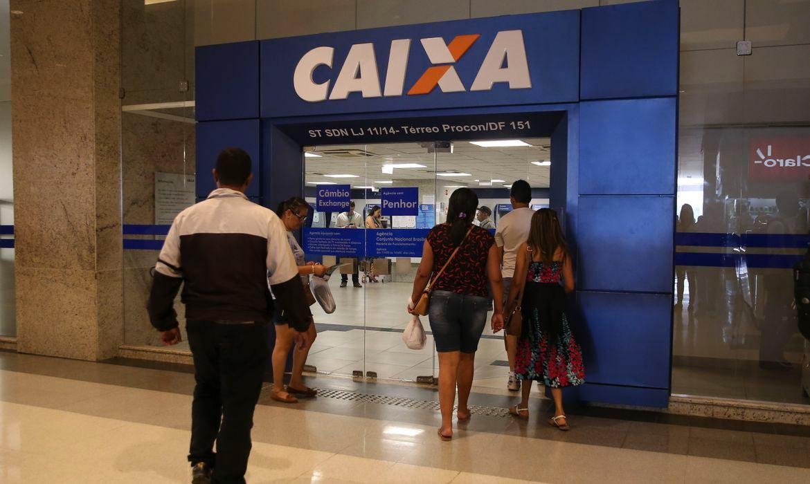 Trabalhadores com dados incompletos precisam concluir cadastro para sacar FGTS