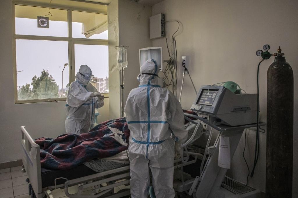 Estados Unidos e Brasil s&atilde;o os pa&iacute;ses mais atingidos pela pandemia