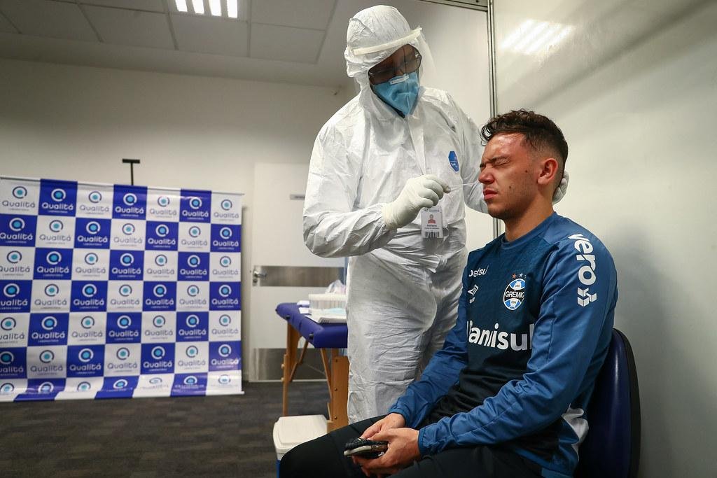Jogadores do Gr&ecirc;mio realizaram exames para a Covid-19 para atender protocolo da FGF