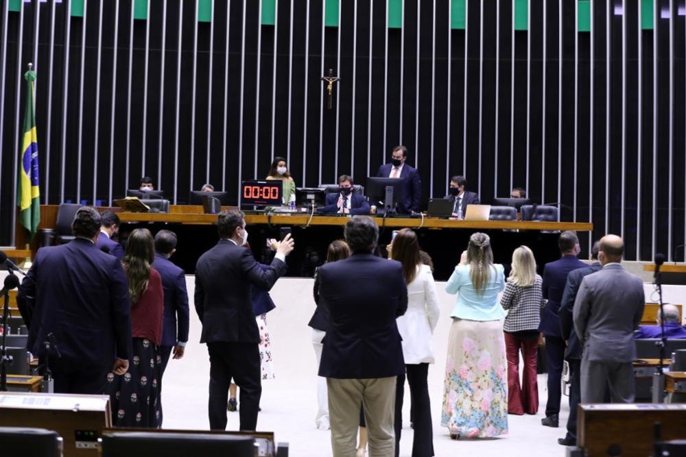 Plen&aacute;rio teve ampla maioria pela proposta