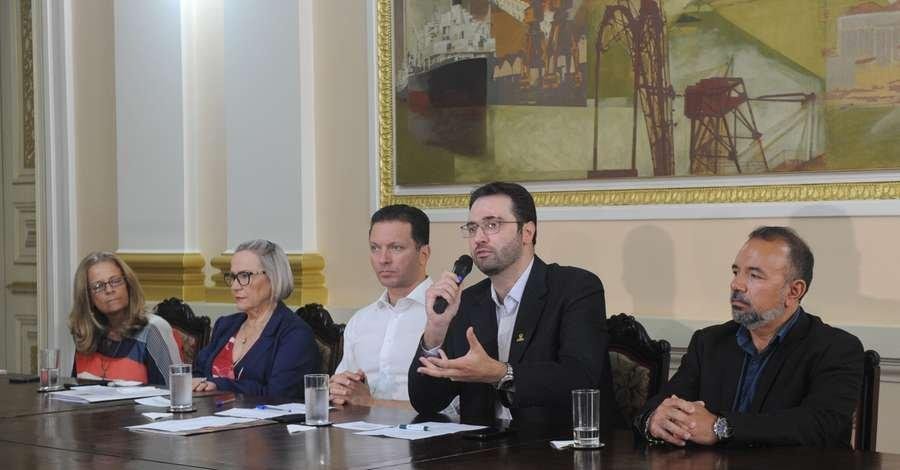Conforme as orienta&ccedil;&otilde;es da pasta, ele aguardar&aacute; o terceiro dia de sintomas e realizar&aacute; os exames na sexta-feira