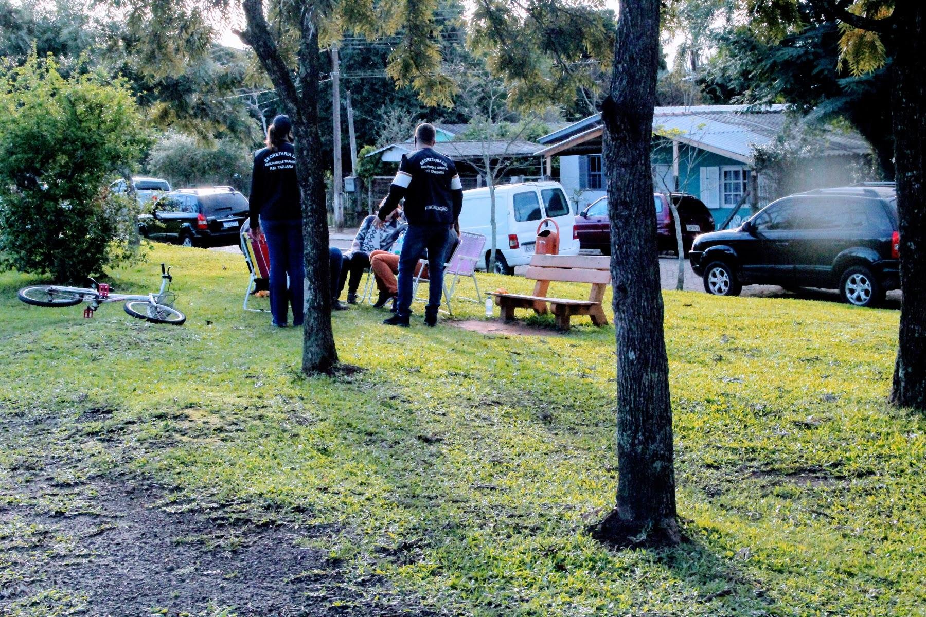 Nesse domingo, equipes orientaram popula&ccedil;&atilde;o que estava em espa&ccedil;os p&uacute;blicos de Taquara