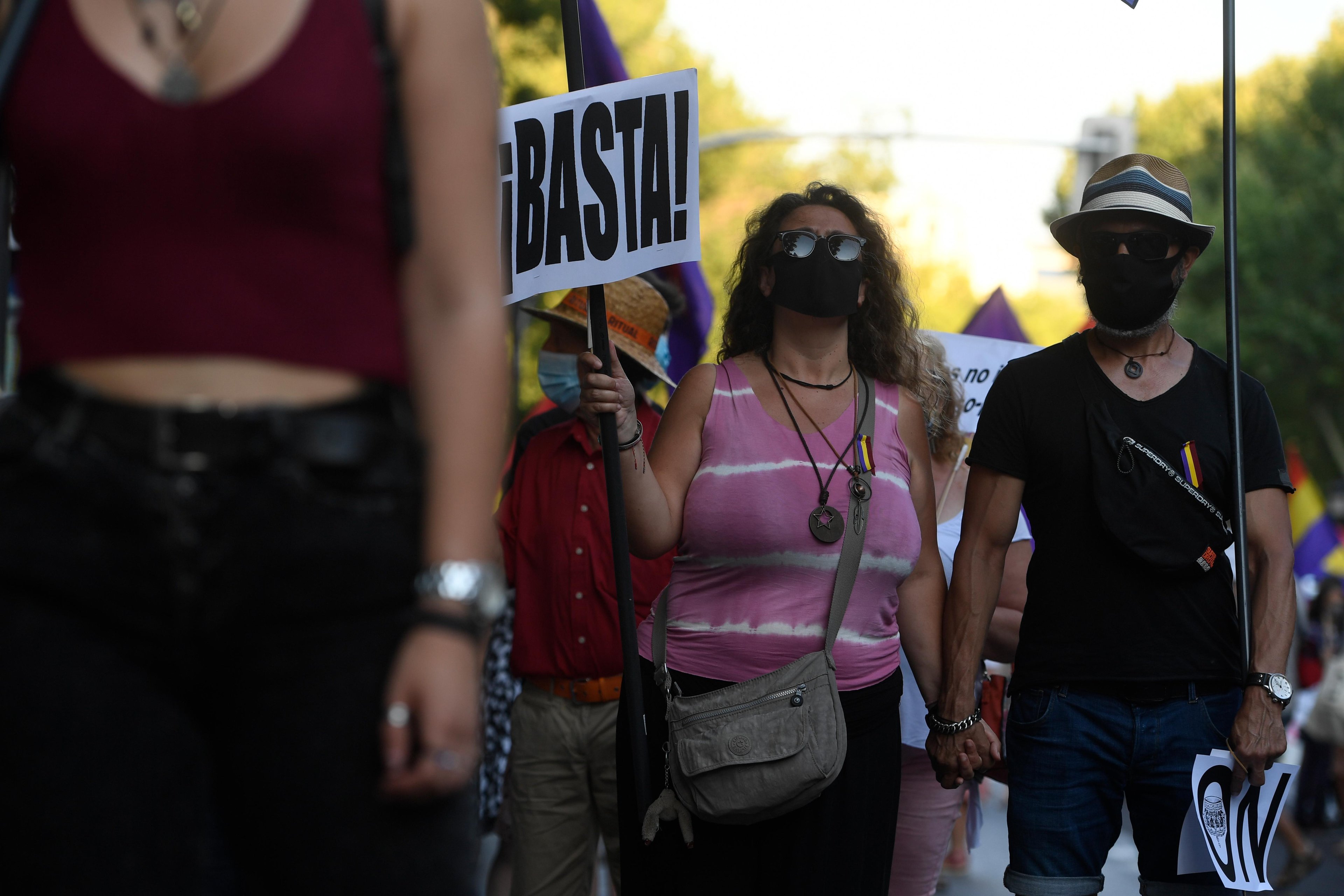 Madri estende o uso obrigat&oacute;rio de m&aacute;scaras