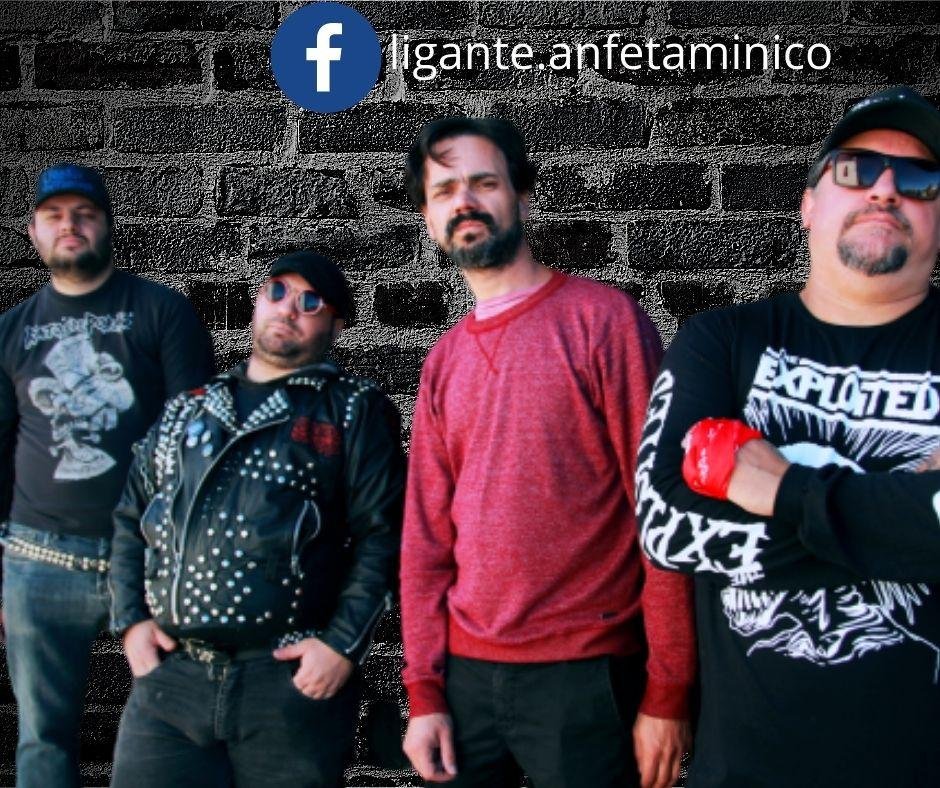 Banda caxiense viaja no tempo e relembra 2002