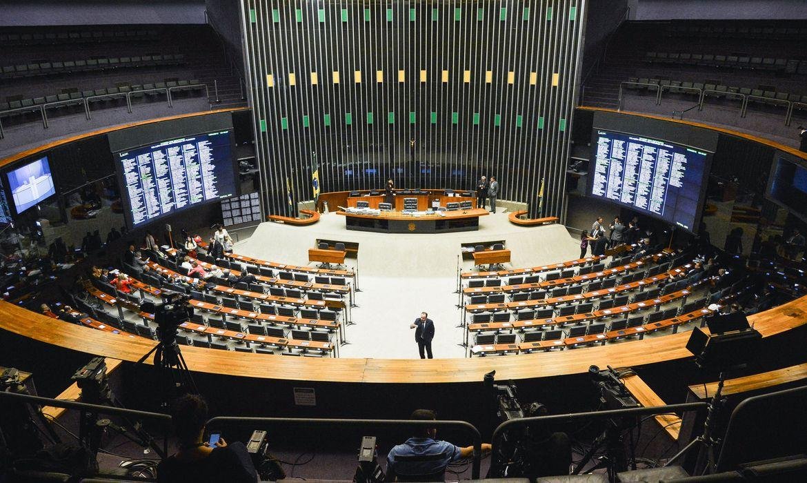 O modelo atual, de concess&atilde;o, requer a realiza&ccedil;&atilde;o de um leil&atilde;o entre todas as empresas