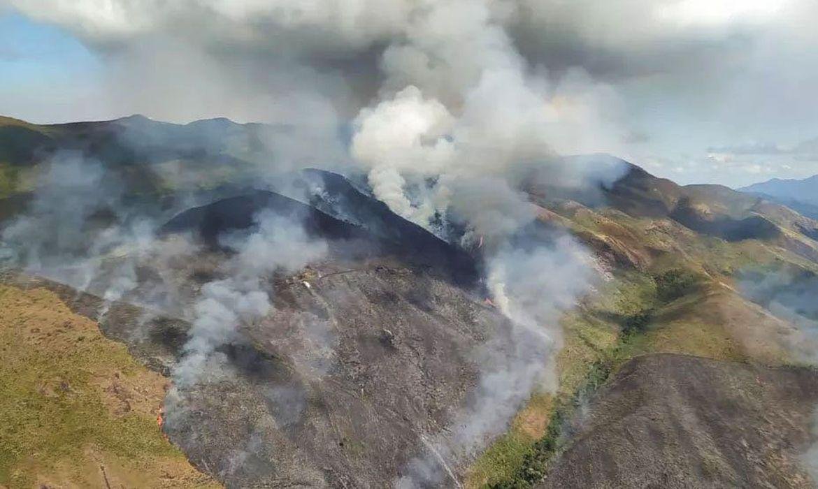 Inc&ecirc;ndio destruiu 137 hectares de &aacute;rea em reserva biol&oacute;gica