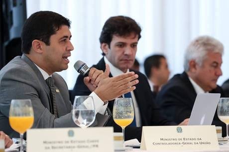 Resultado do testes foi divulgado pela assessoria do ministro nesta sexta-feira