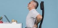 Dor na lombar pode ser causada por má postura no tempo de trabalho