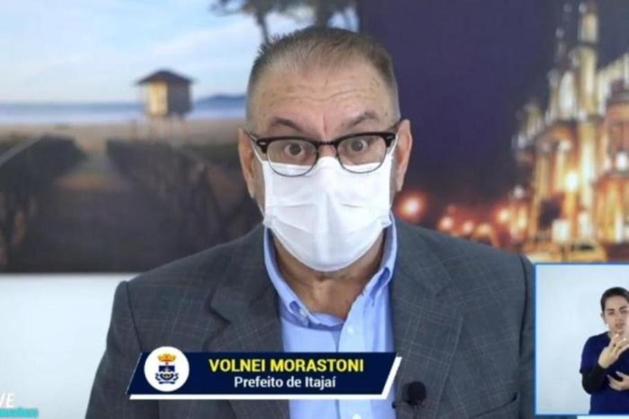 Prefeito defende tamb&eacute;m uso de c&acirc;nfora contra Covid