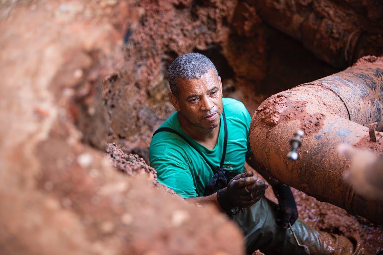 Alguns bairros do munic&iacute;pio est&atilde;o com o abastecimento interrompido devido as obras