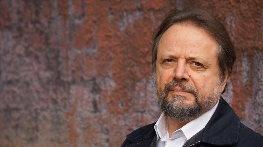 Escritor Crist&oacute;v&atilde;o Tezza fala sobre "Literatura em Tempos de Pandemia"