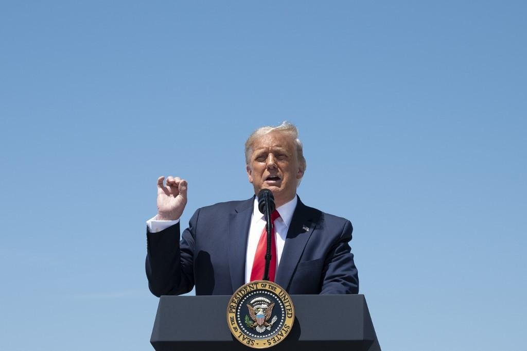 Declara&ccedil;&otilde;es de Trump, que tentar&aacute; a reelei&ccedil;&atilde;o, ocorrem no momento em que ele aparece atr&aacute;s de Biden nas principais pesquisas