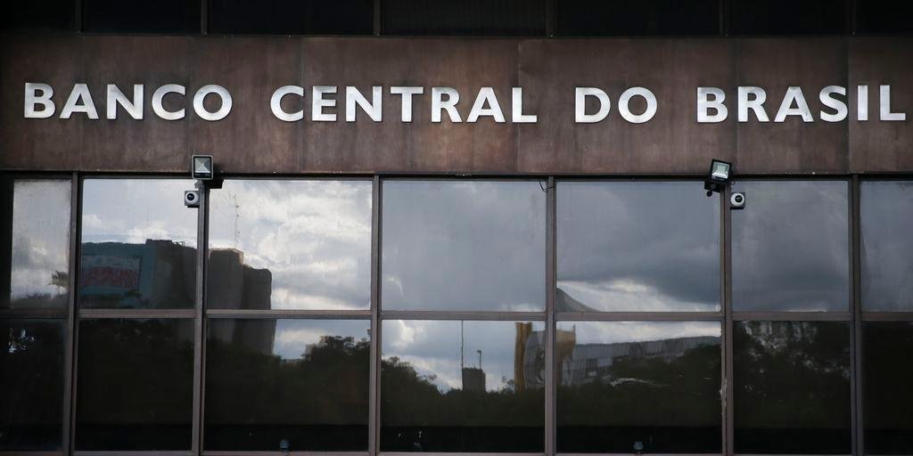 Banco Central confirmou que est&aacute; estudando "alguma a&ccedil;&atilde;o" envolvendo o vira-lata caramelo