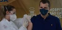 Vacinação de voluntários contra o coronavírus