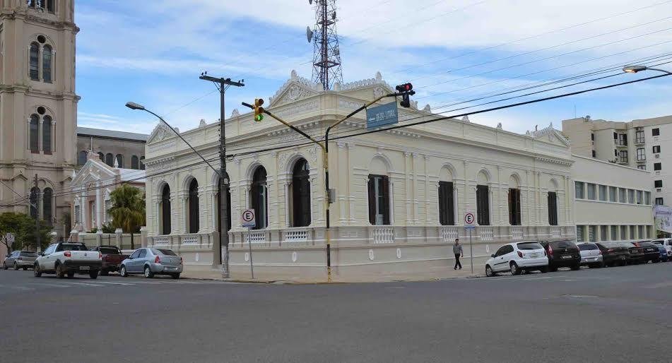 Lei Aldir Blanc tem por principal objetivo estabelecer aux&iacute;lio emergencial aos artistas, coletivos e empresas que atuam no setor cultural e atravessam dificuldades financeiras causadas pela pandemia