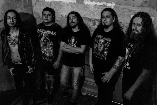 Nova can&ccedil;&atilde;o do grupo de heavy metal busca evidenciar que presente, passado e futuro est&atilde;o interligados