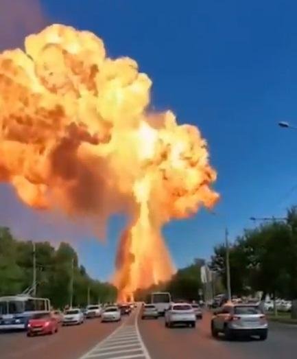 Explos&atilde;o de um posto de gasolina deixou pelo menos 13 pessoas feridas