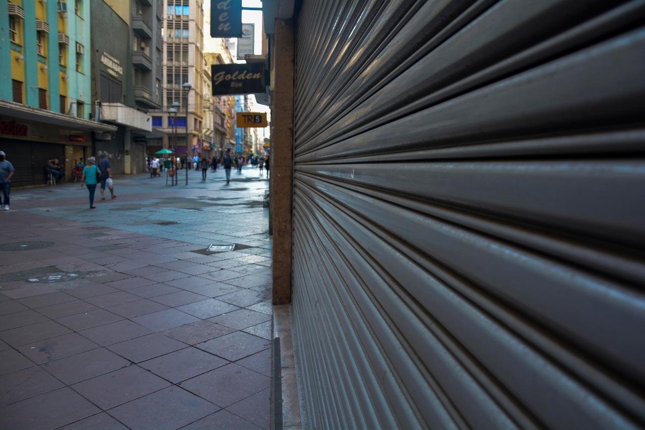 Com&eacute;rcio de Porto Alegre se diz pronto para reabrir de imediato assim que for permitido