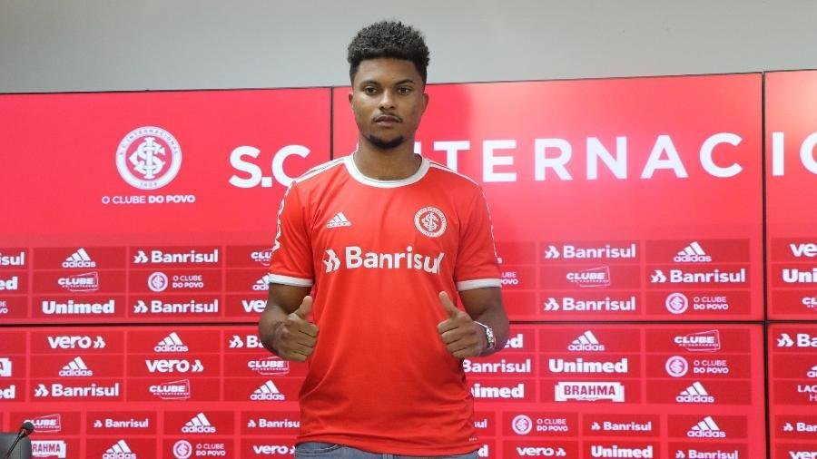 Zagueiro vai vestir a camisa 14