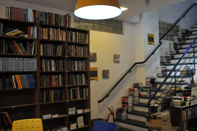 Livraria Cirkula, de Porto Alegre, funciona na Osvaldo Aranha