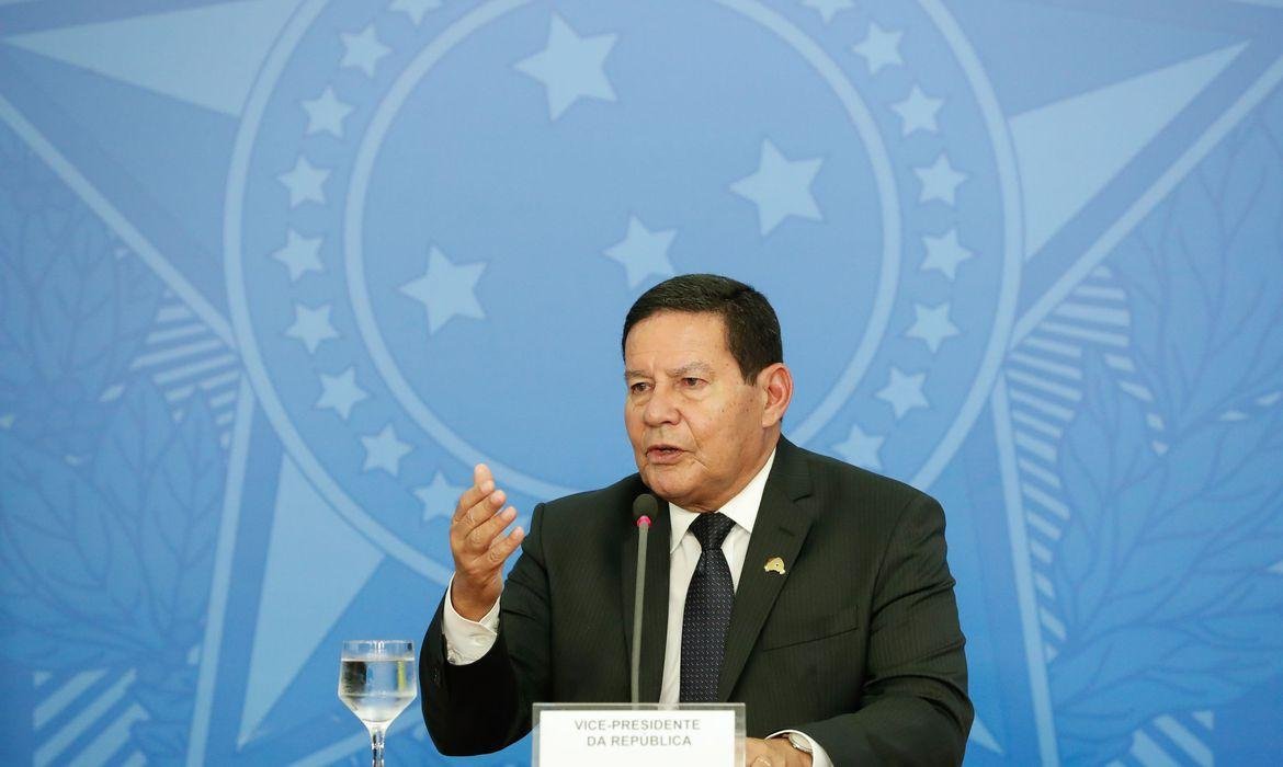 Mour&atilde;o defende equil&iacute;brio fiscal para pa&iacute;s prosperar