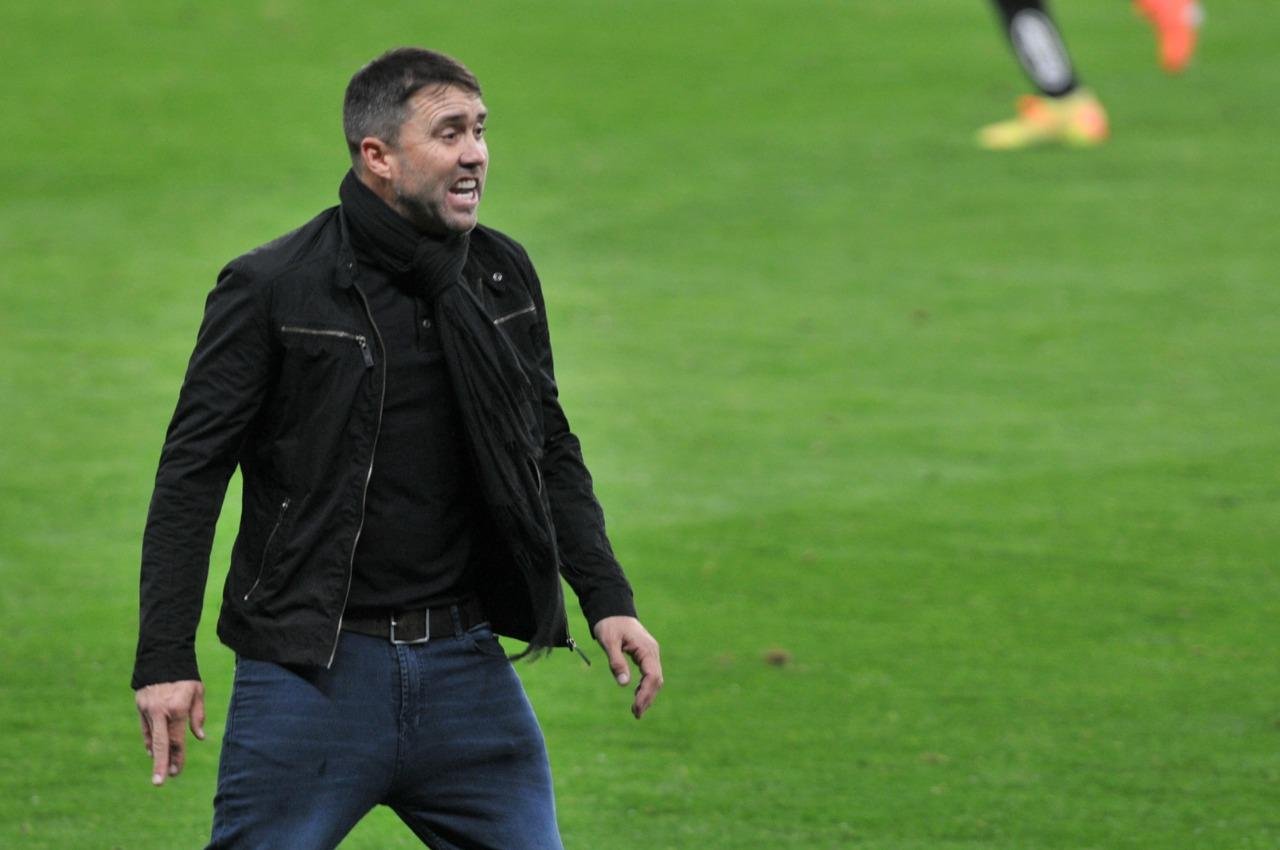 Chacho orientou os atletas incansavelmente nesta quinta-feira
