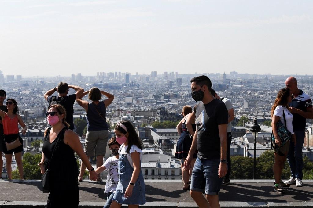 Prefeitura de Paris ampliou, neste s&aacute;bado, o n&uacute;mero de zonas da cidade com uso obrigat&oacute;rio de m&aacute;scara