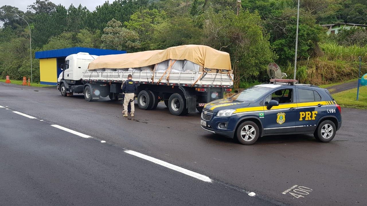 Ve&iacute;culo ficar&aacute; retido at&eacute; a regulariza&ccedil;&atilde;o das placas
