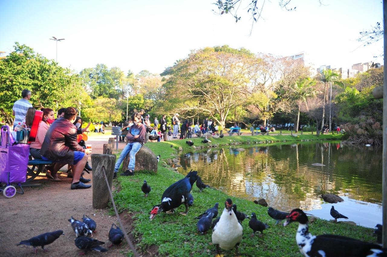Aglomera&ccedil;&atilde;o em parques voltou a acontecer