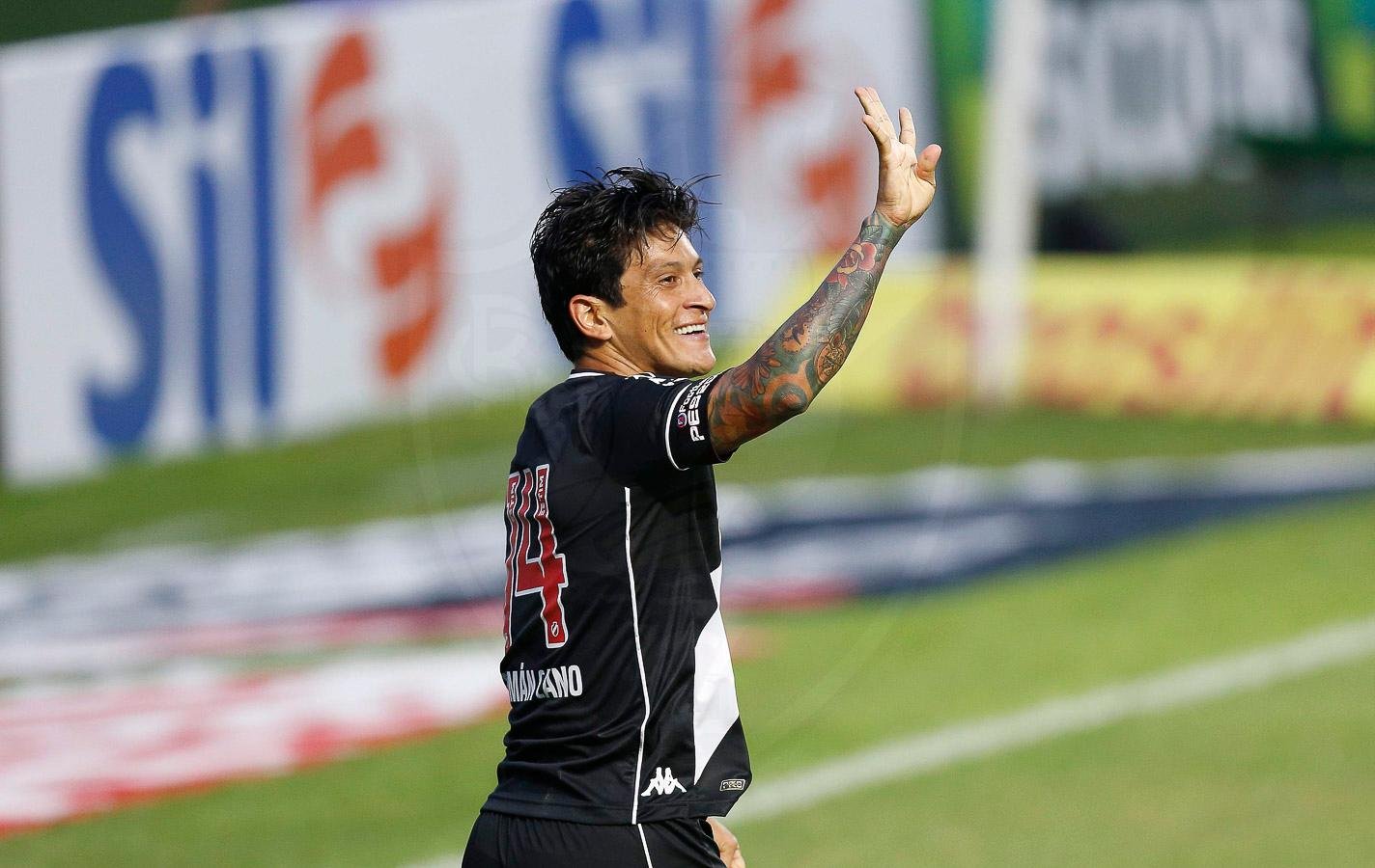 Cano marcou duas vezes e garantiu vit&oacute;ria do Vasco