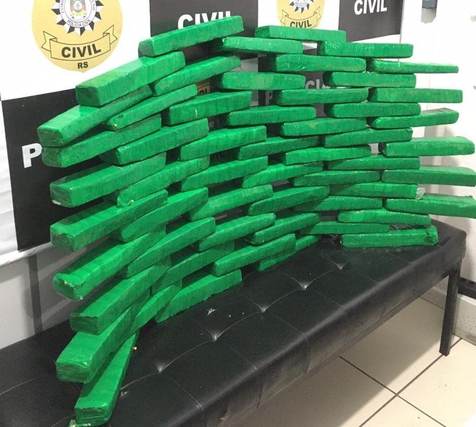 `Carregamento de entorpecentes, distribu&iacute;do em tijolos, foi recolhido no bairro Trevo
