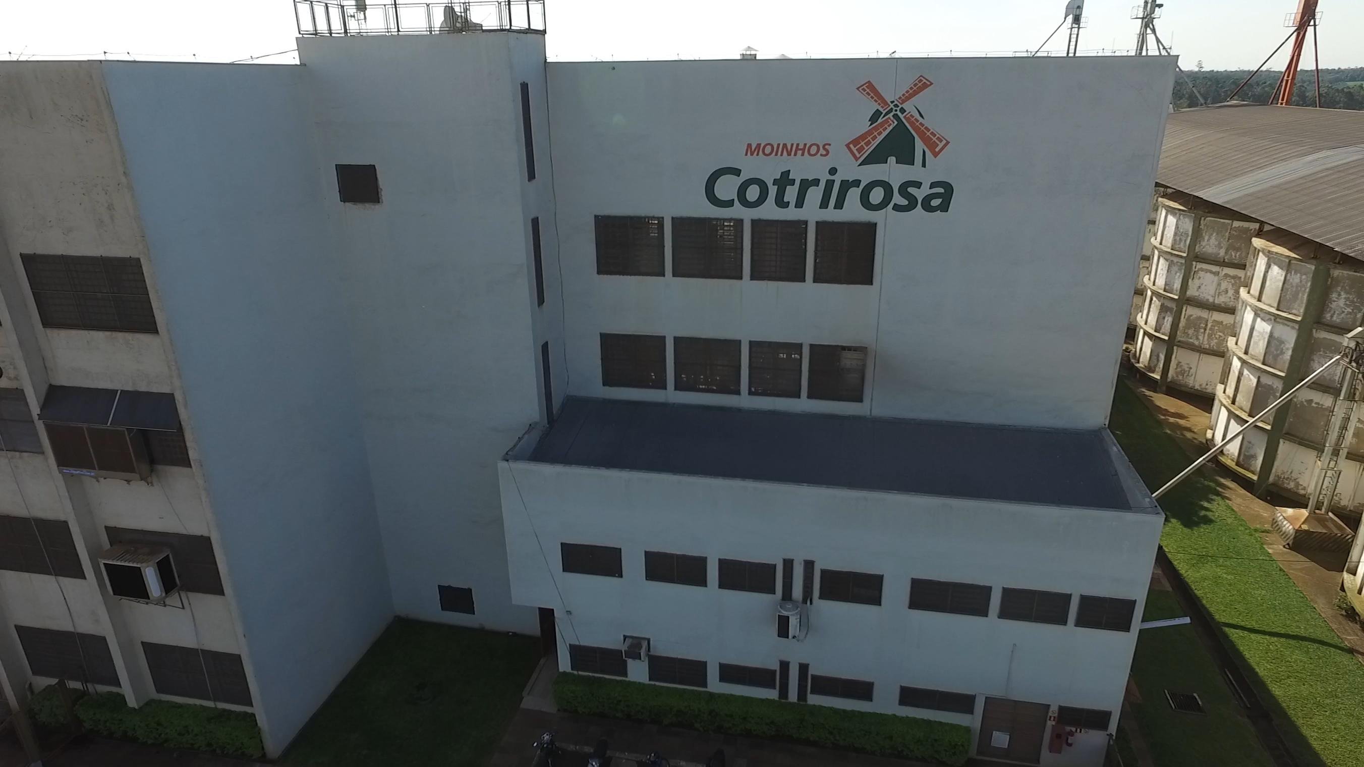 Industrializa&ccedil;&atilde;o do cereal ocorre no moinho pr&oacute;prio da Cooperativa, em Horizontina